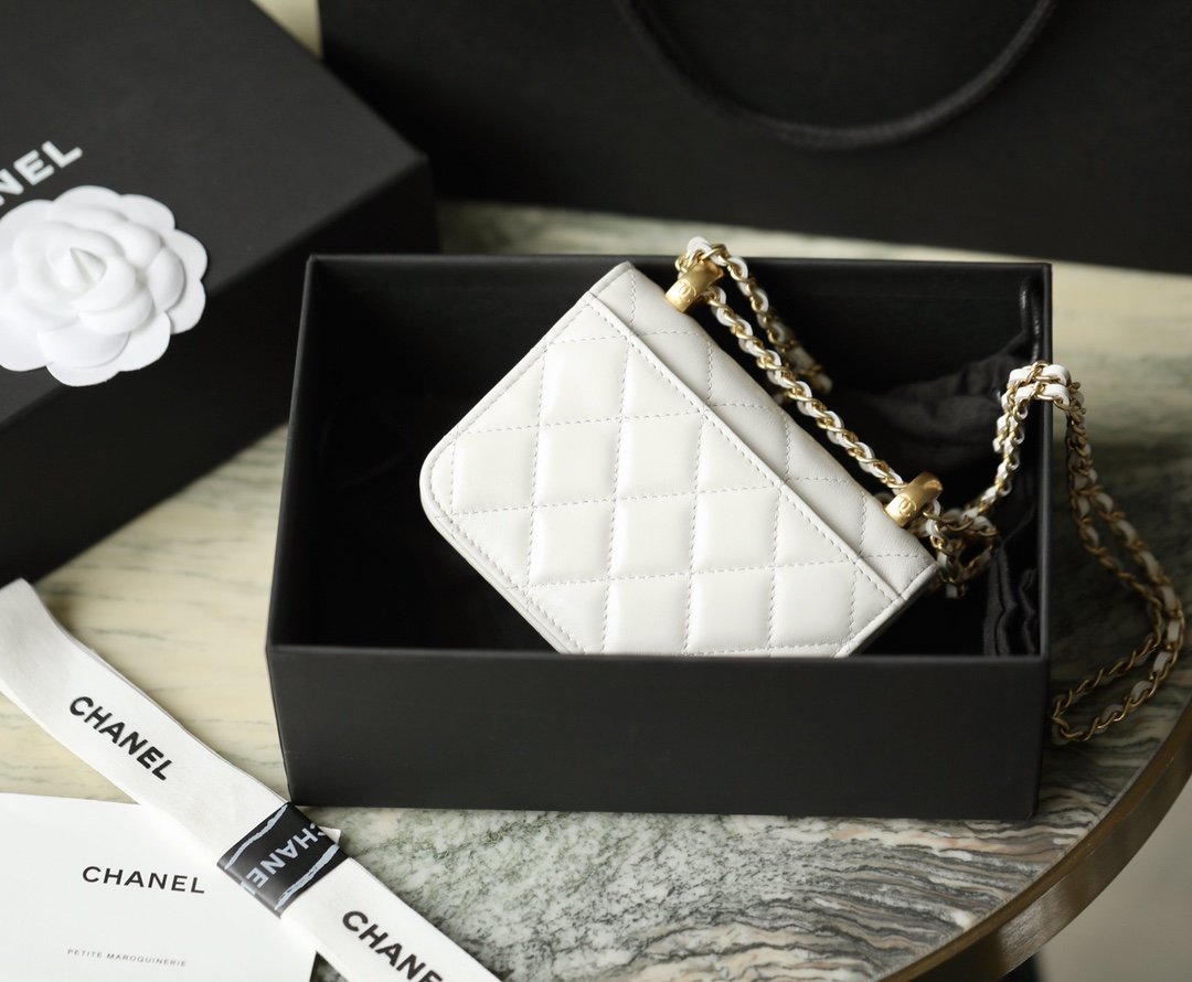 cc CO-CO Clutch With Chain 9.5cm/3.7in Gold Toned Hardware For Women White