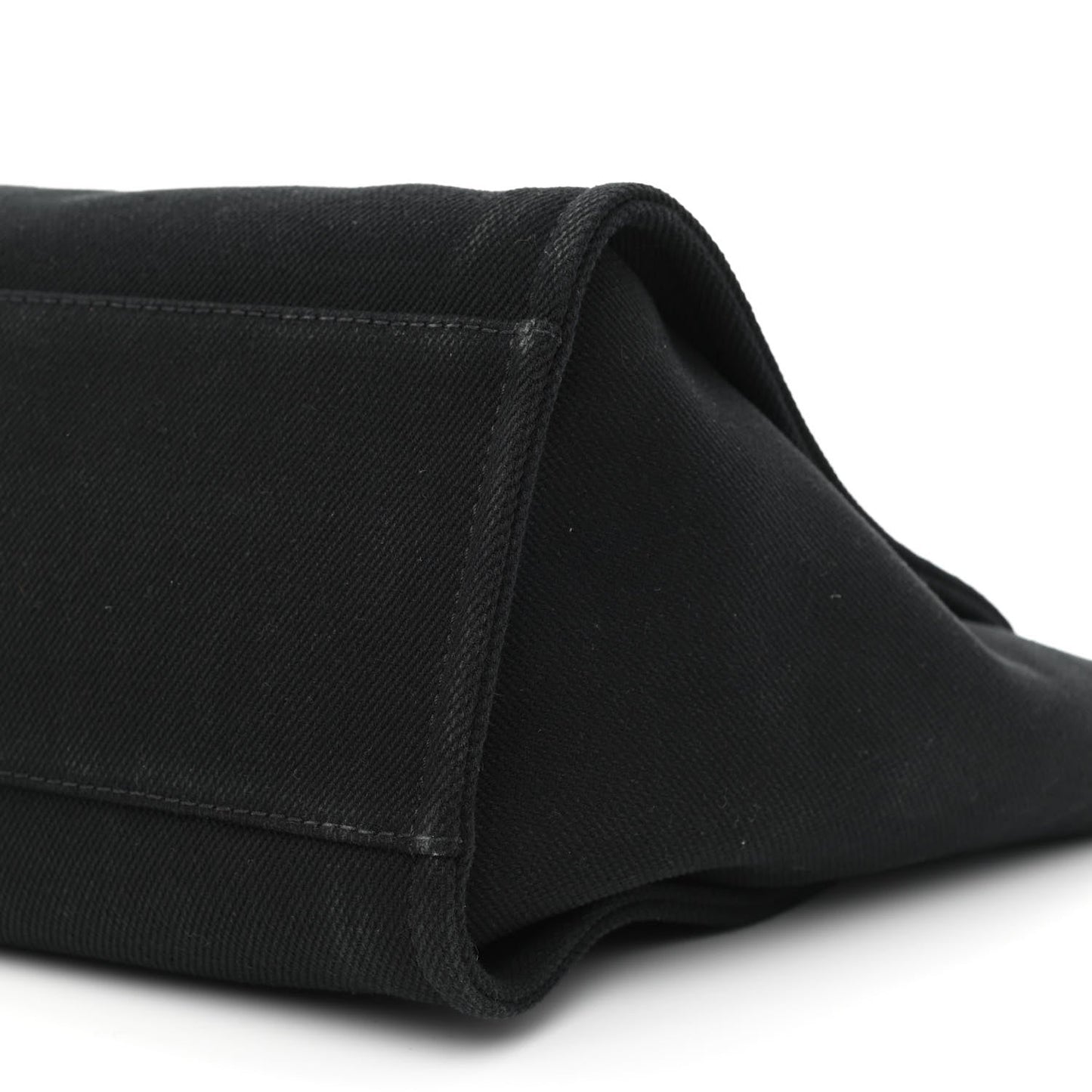 cc Canvas Pearl Medium Deauville Tote Black