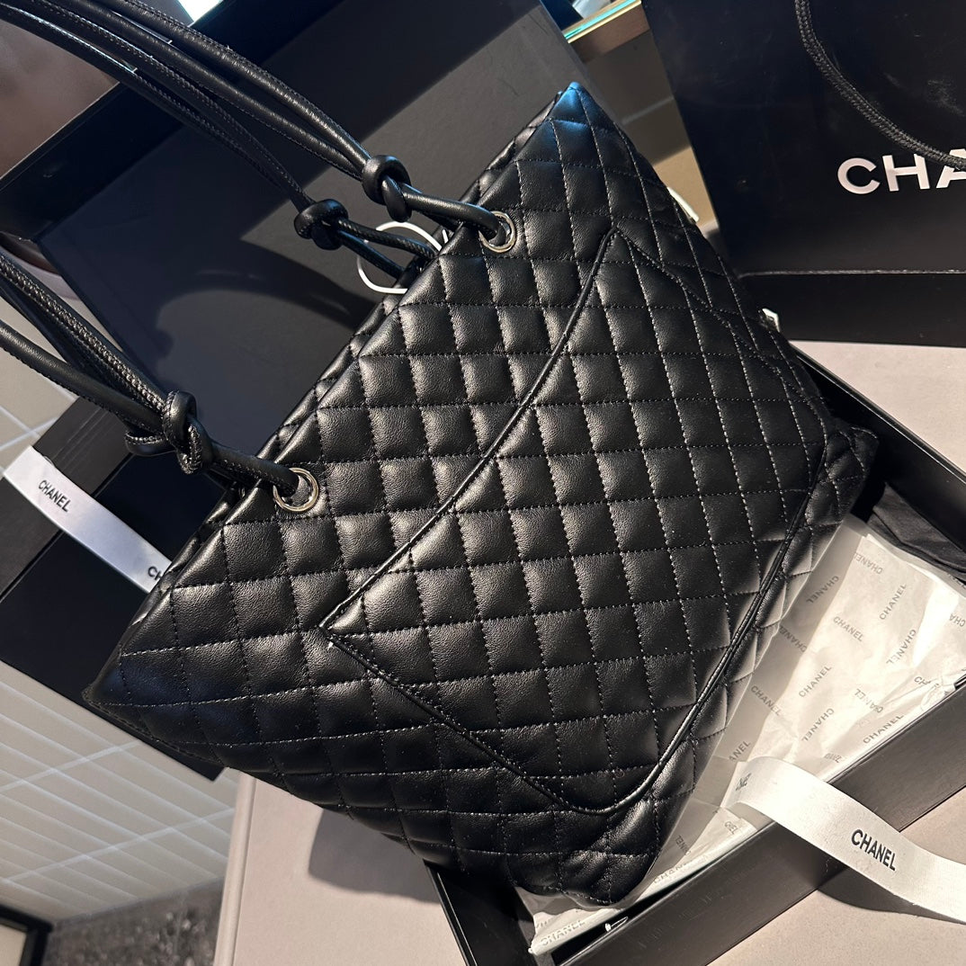 CC grand shopping tote size: 28cm