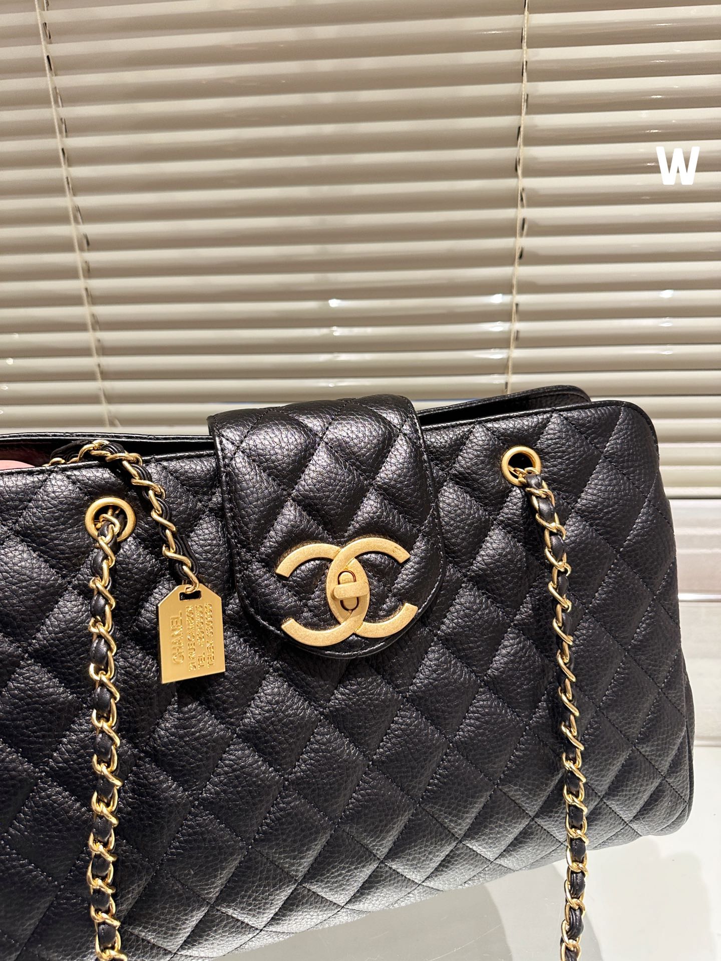 cc new arrival tote bag size : 36* 24 cm